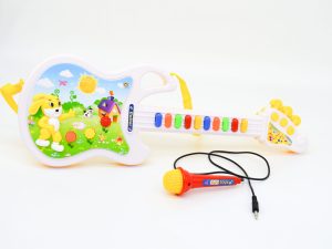 Guitarra infantil con micrófono